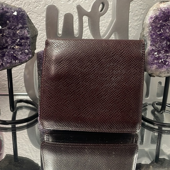 Vintage, Authentic, Louis Vuitton TAIGA  bi-fold wallet Bordeaux  Leather - Picture 15 of 15